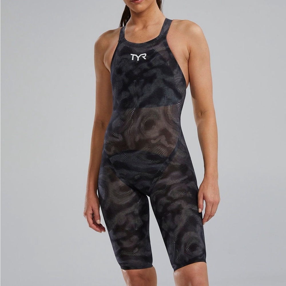 TYR Avictor 2.0 Exolon Open Back Titanium Swim Techsuit Kneeskin — size 20